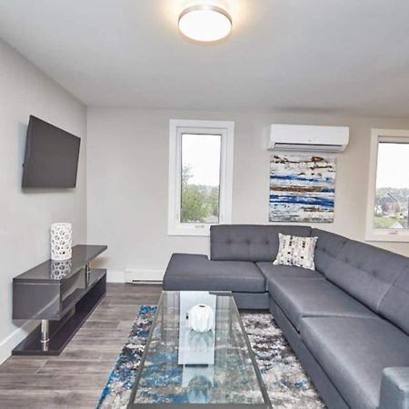 Clifton Hill Hideaway 2B -Two Bedroom Condo Niagara Falls Exterior photo