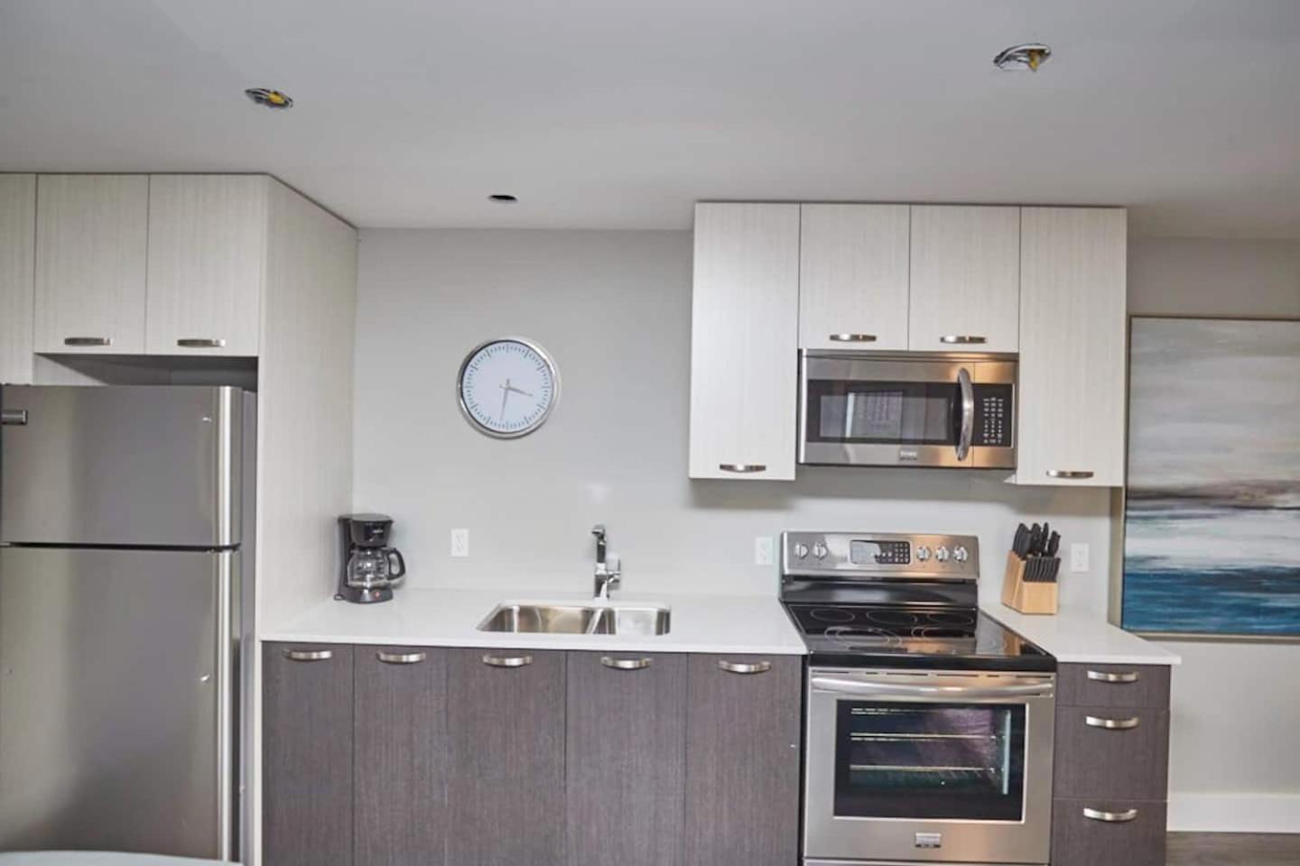 Clifton Hill Hideaway 2B -Two Bedroom Condo Niagara Falls Exterior photo