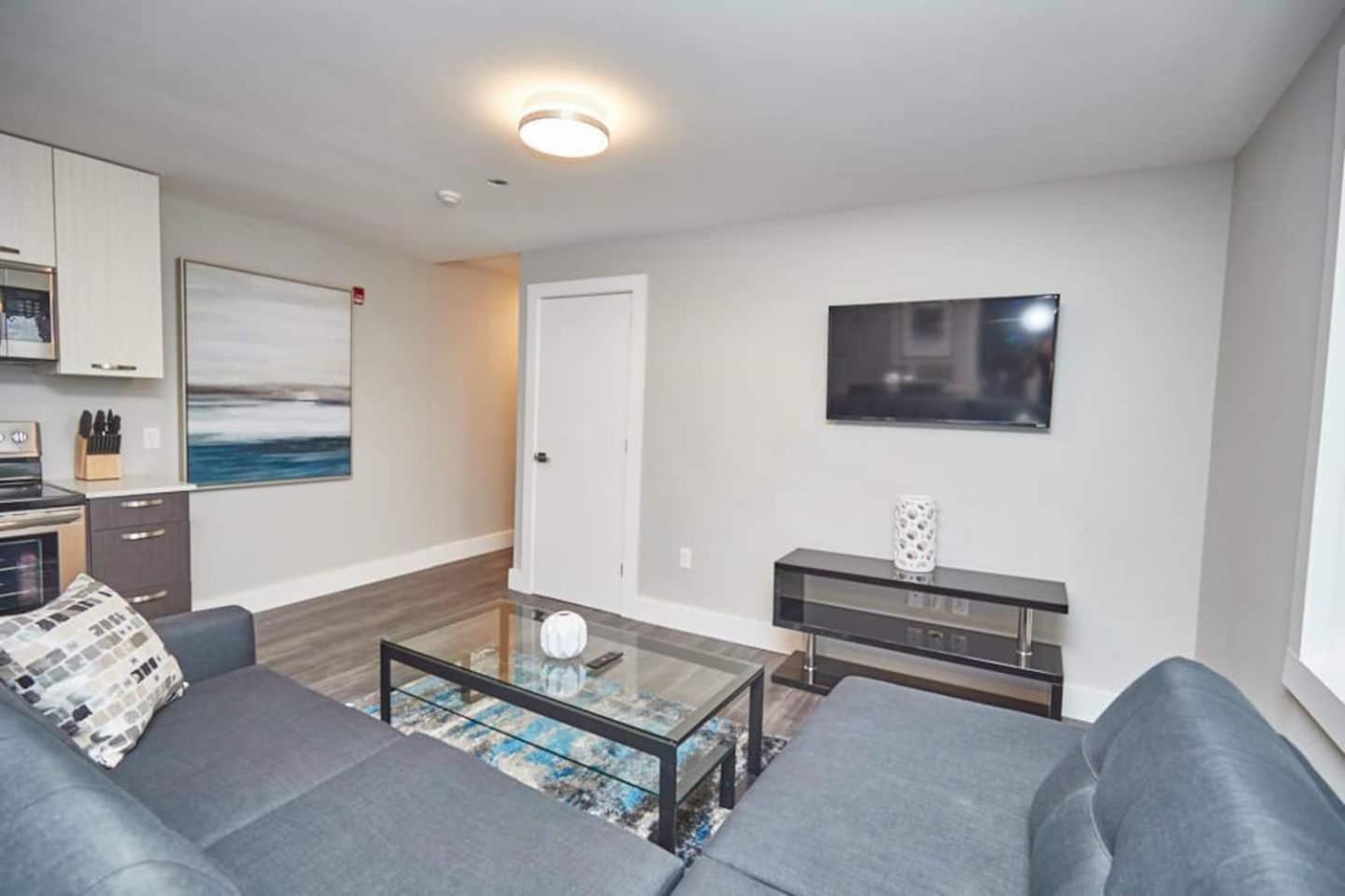 Clifton Hill Hideaway 2B -Two Bedroom Condo Niagara Falls Exterior photo