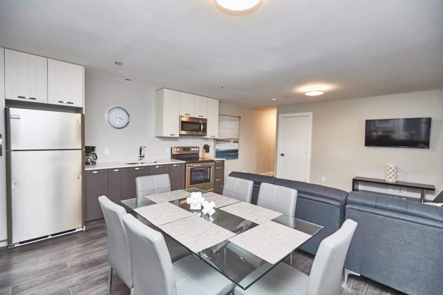 Clifton Hill Hideaway 2B -Two Bedroom Condo Niagara Falls Exterior photo