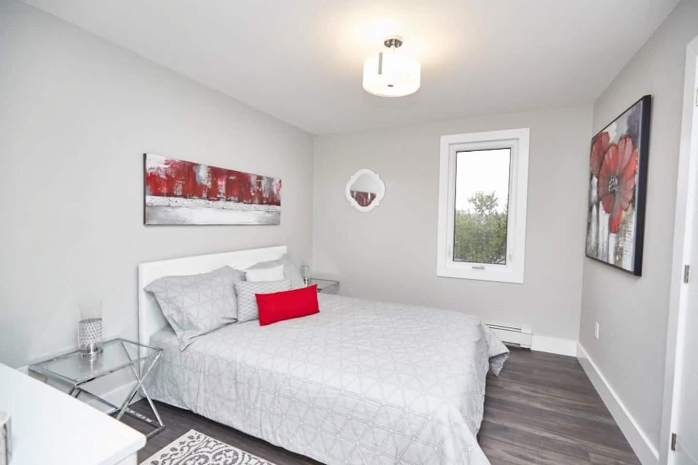 Clifton Hill Hideaway 2B -Two Bedroom Condo Niagara Falls Exterior photo